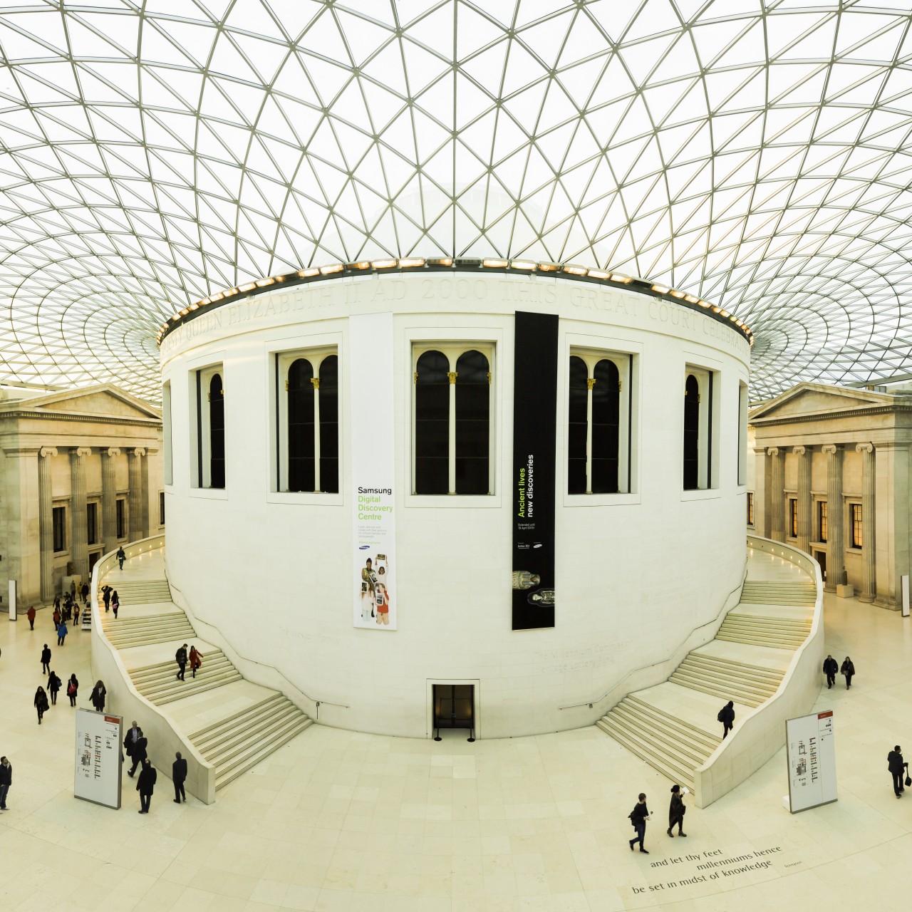Photo: https://www.ci-portal.de/museum-of-london-takes-on-a-new-identity/