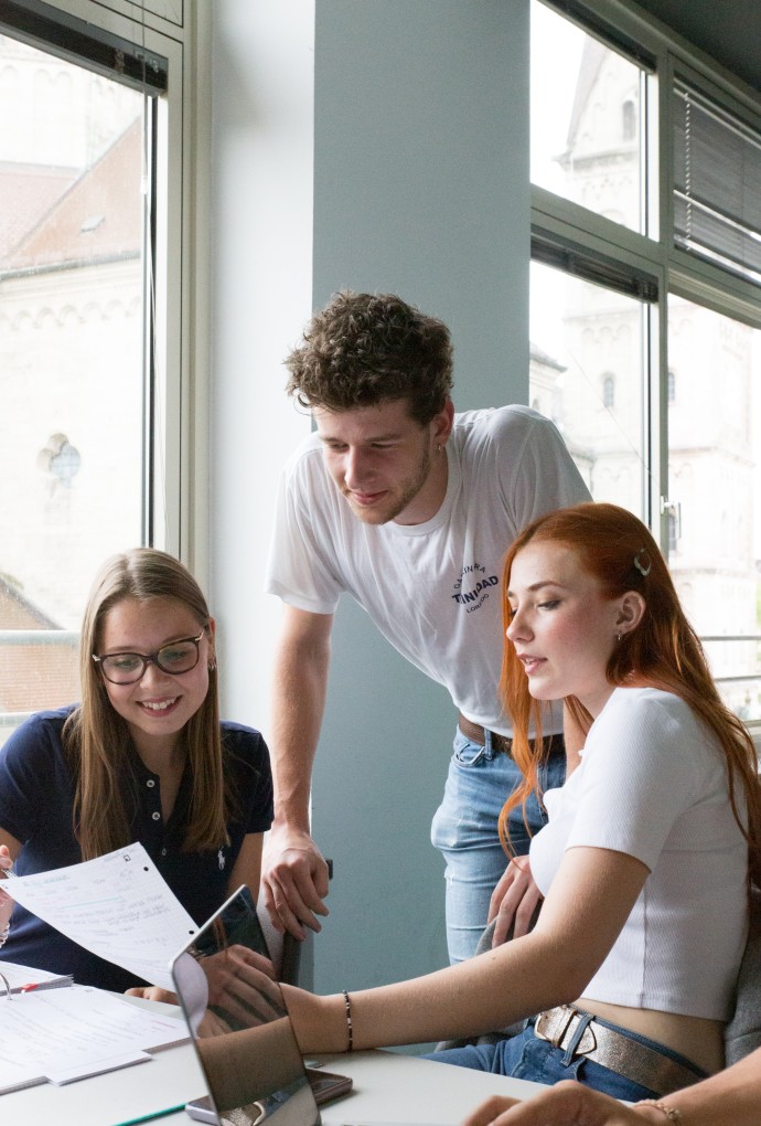 Lerngruppe Studierende Fakultät 06 der Hochschule München (Foto: Sigrid Reinichs)