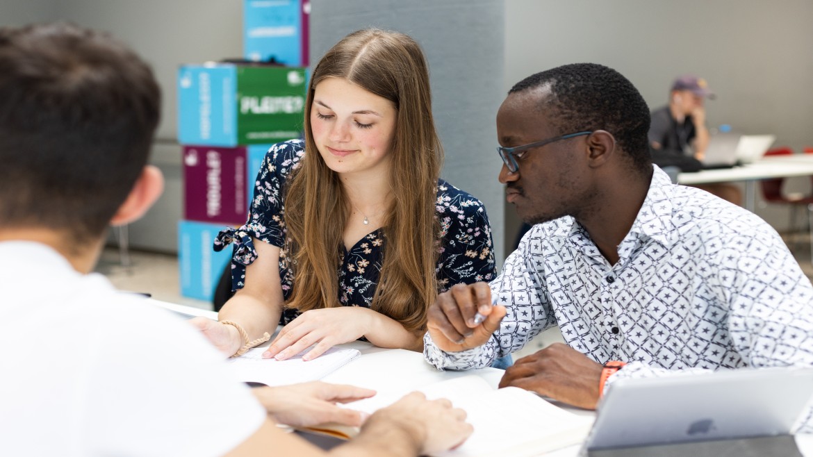 Tutor:innen Lernszene