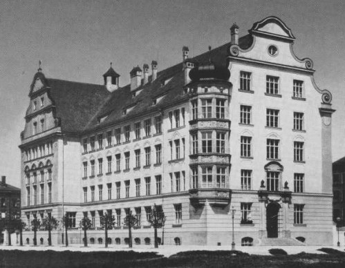 Neugegründete höhere technische Lehranstalt der Stadt München 1924 (Quelle: Stadtarchiv München, DE-1992-FS-HB-V-a-0948) Neugegründete höhere technische Lehranstalt der Stadt München 1924