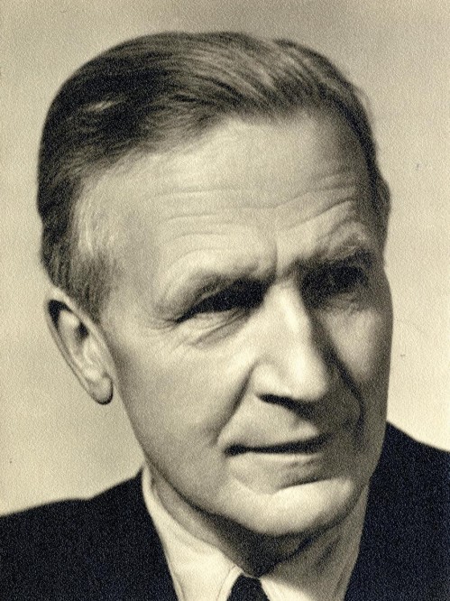 Typograf Paul Renner (1878-1956) ( Quelle: keine Quelle, frei verfügbar) Typograf Paul Renner (1878-1956)