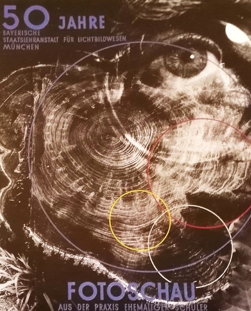 Jubiläumsausstellung Fotoschule (Quelle: Pohlmann, Ulrich/ Scheutle, Rudolf (Hrsg.): LehrjahreLichtjahre: Die Münchner Fotoschule 1900-2000, München, 2000, S. 43. ) Flyer Jubiläumsaustellung Fotoschule