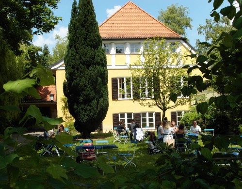 Gebäudeansicht Paoso-Haus (Quelle: PAOSO) Gebäudeansicht Paoso-Haus
