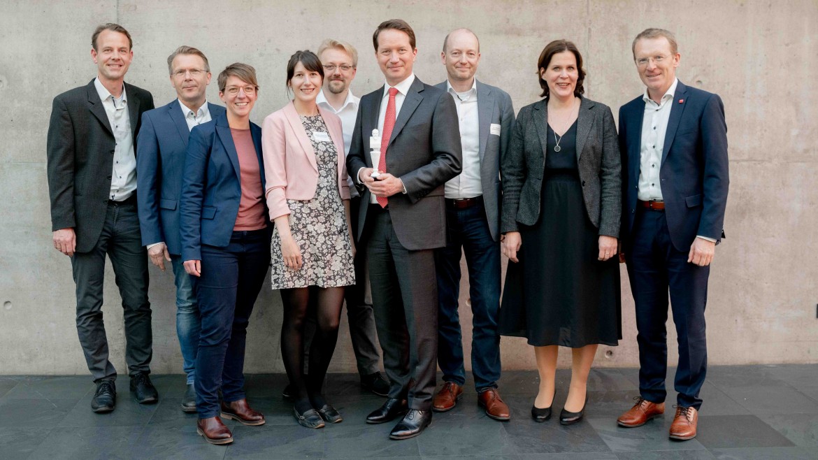 Oskar 2023 Partner der Praxis Stadtwerke (Foto: Alexander Ratzing) Gruppe Preisträger Stadtwerke Oskar Partner der Praxis