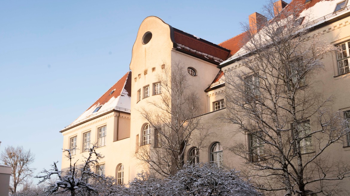 Gebäudeansicht Campus Pasing (Foto: Johannes Lesser) Gebäudeansicht Campus Pasing