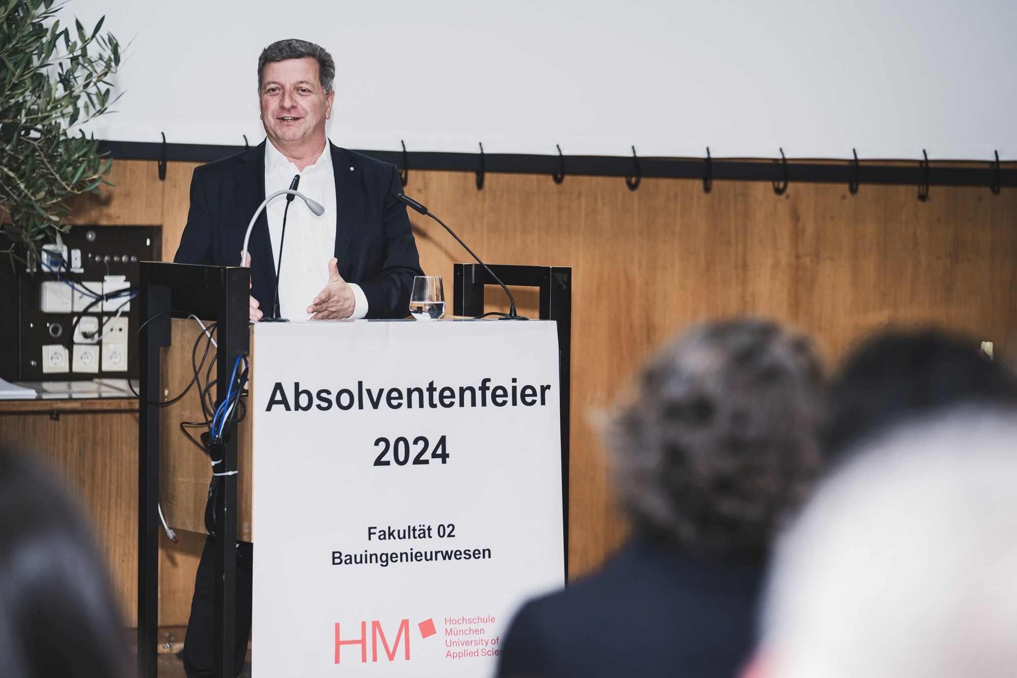 Absolventen der FK02