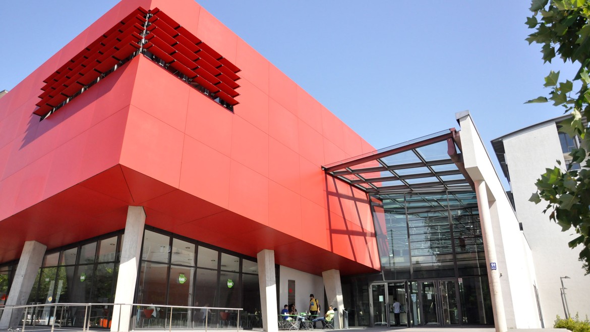 HM-Gebäude Roter Würfel