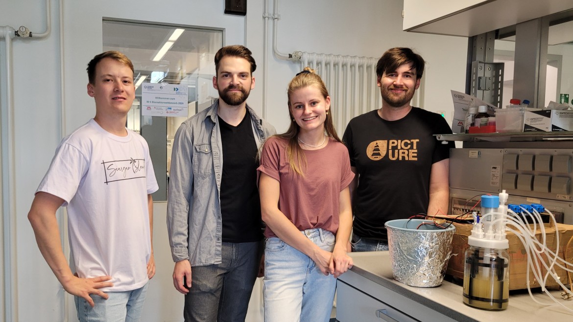 Studierende bauen Bioreaktor
