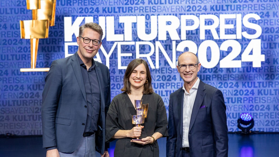 HM-Absolventin Anna Kunrath bei der Preisverleihung
