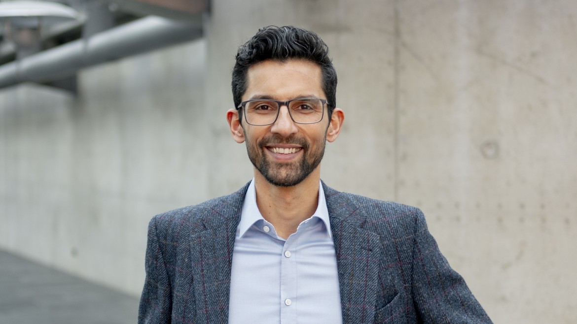 Portrait von HM-Professor Robert Ramakrishnan