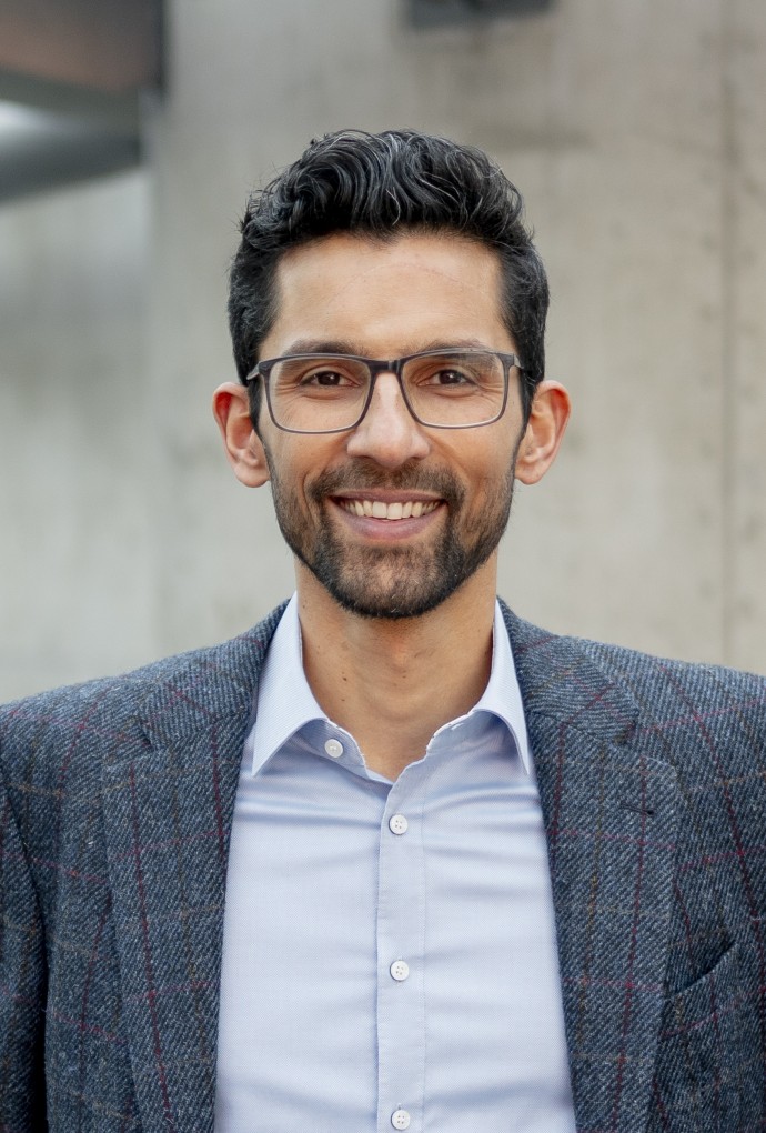 Portrait von HM-Professor Robert Ramakrishnan