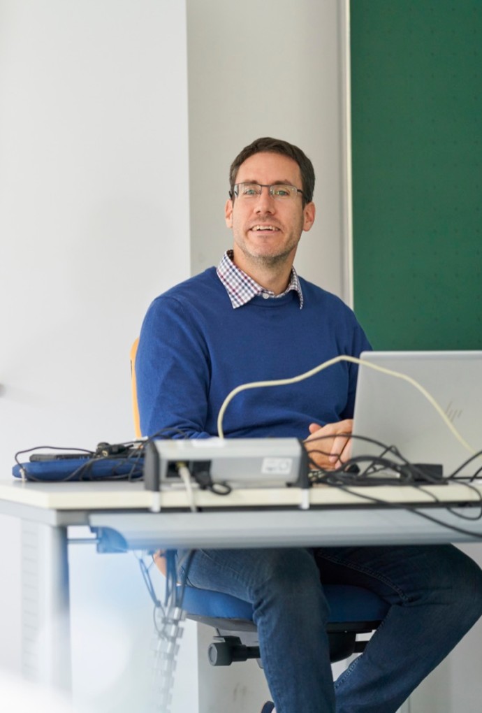 Prof. Dr. Florian Nafz beim Auftakt des FIT-Masters