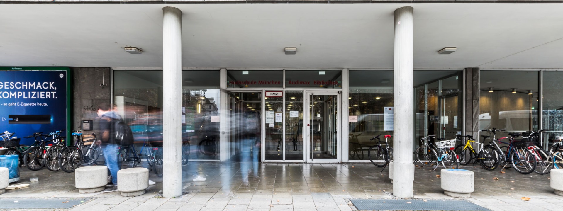 Eingang zum Gebäude Karlstraße 6