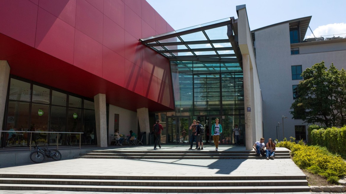 Eingang Lothstraße 64
