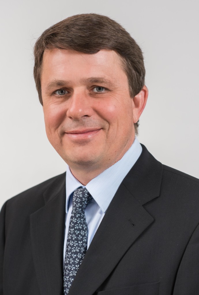 Prof. Christof Hausser