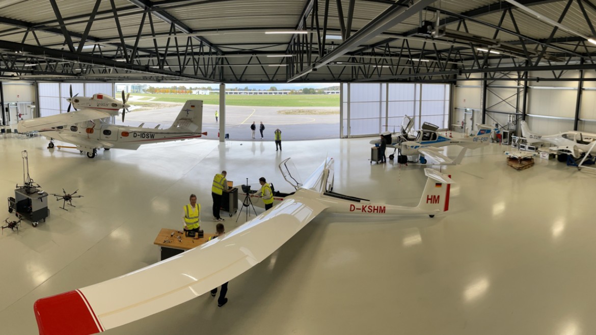 AFTC-Forschung-im-Hangar