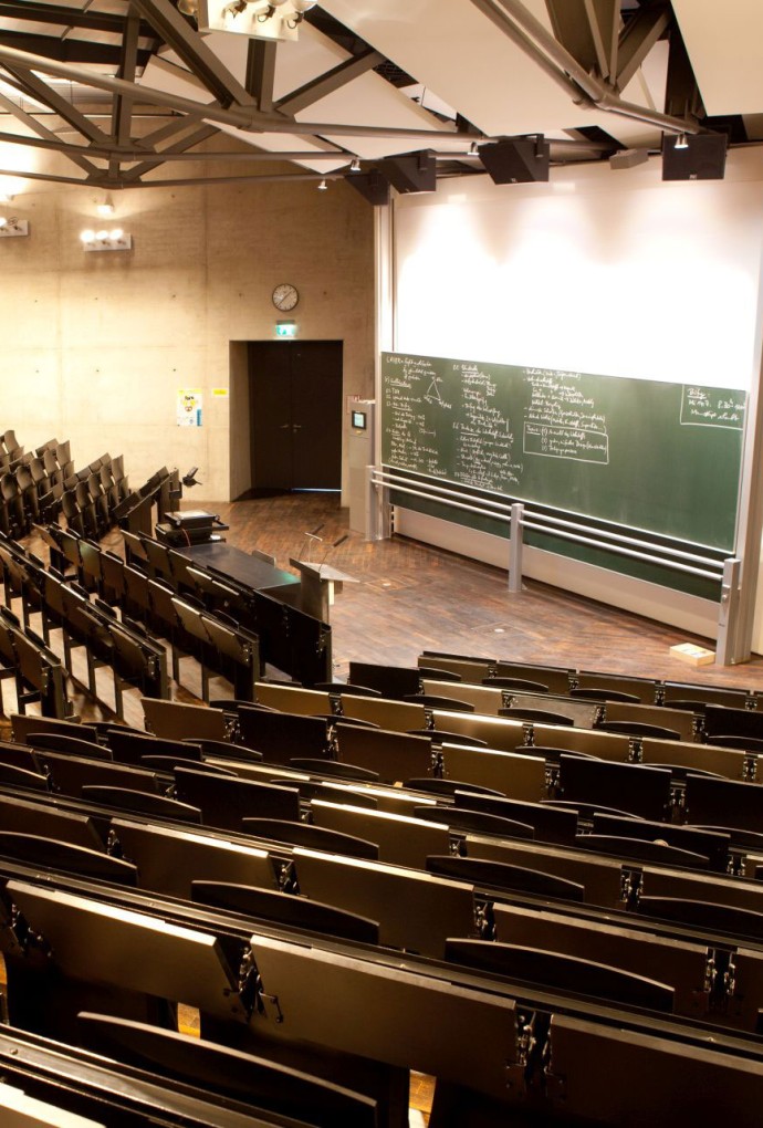 Hörsaal im Gebäude Lothstraße 64 (Foto: Fabian Helmich) Hörsaal im Gebäude Lothstraße 64