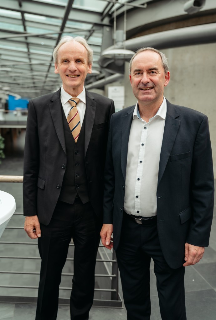 Prof. Dr. Martin Leitner und Hubert Aiwanger beim VDE Zukunftsforum an der Hochschule München
