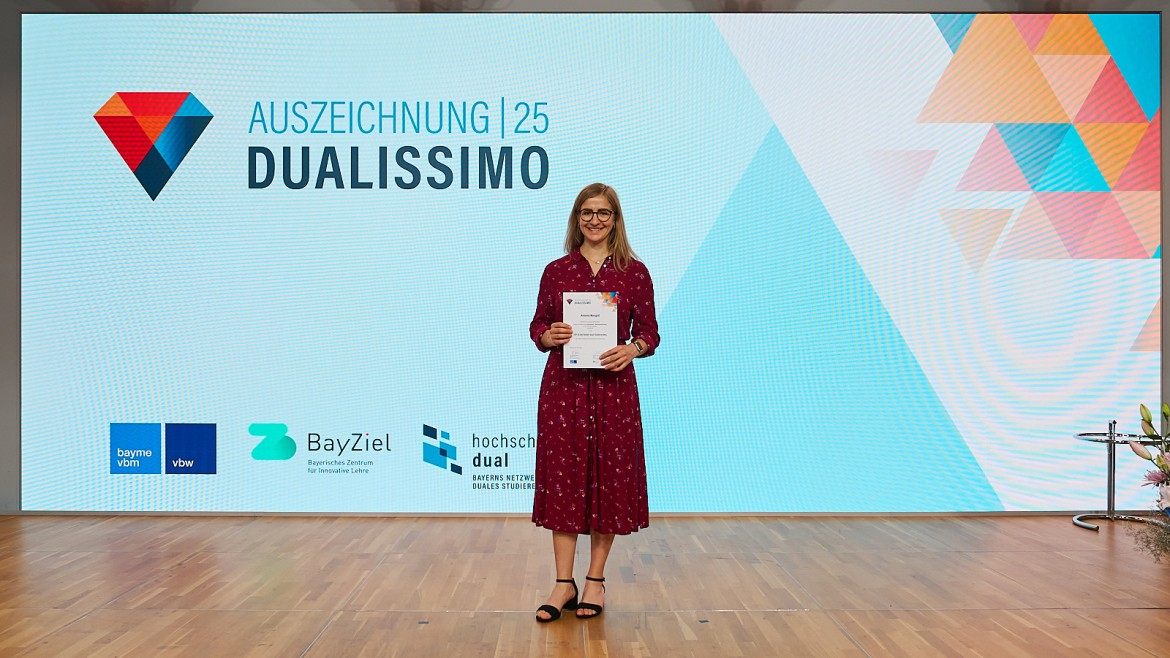 Antonia Mangstl, Absolventin im Studiengang Elektrotechnik – Elektromobilität, wurde unter die Top 20 des Dualissimo 2025 gewählt.