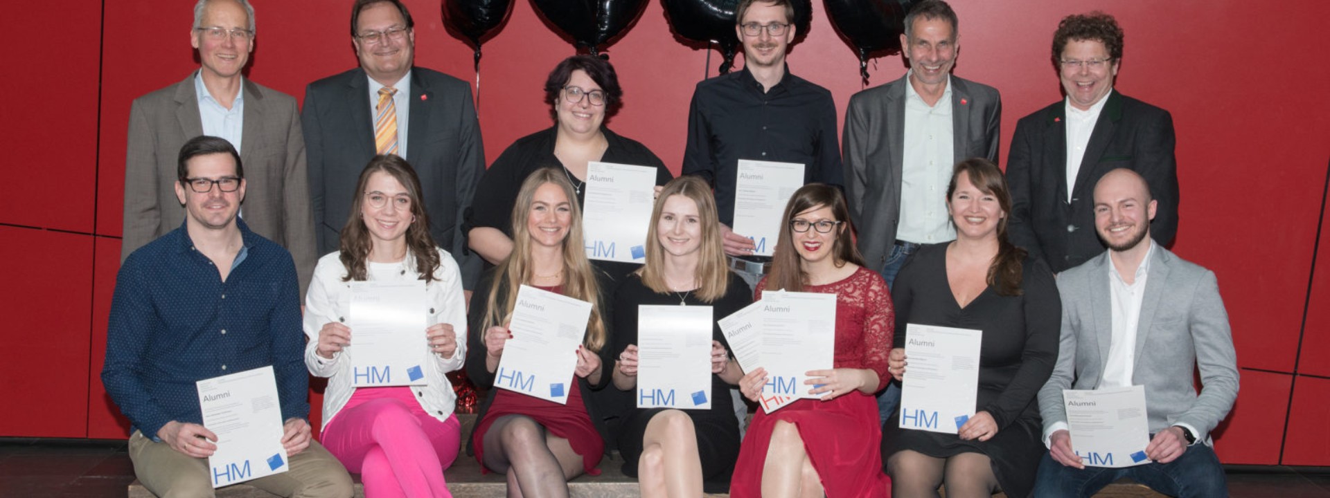 Gruppenfoto Master-Absolvent:innen Media Technology & Management