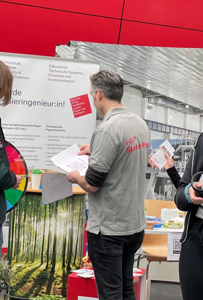 VR-Brille im Einsatz auf dem Studieninformationstag der HM