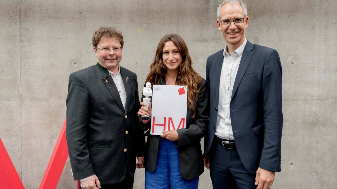 Preisträgerin Maria Neugschwender (Noxon) mit Prof. Dr. Ulrich Moosheimer und Vizepräsident Prof. Dr. Thomas Stumpp