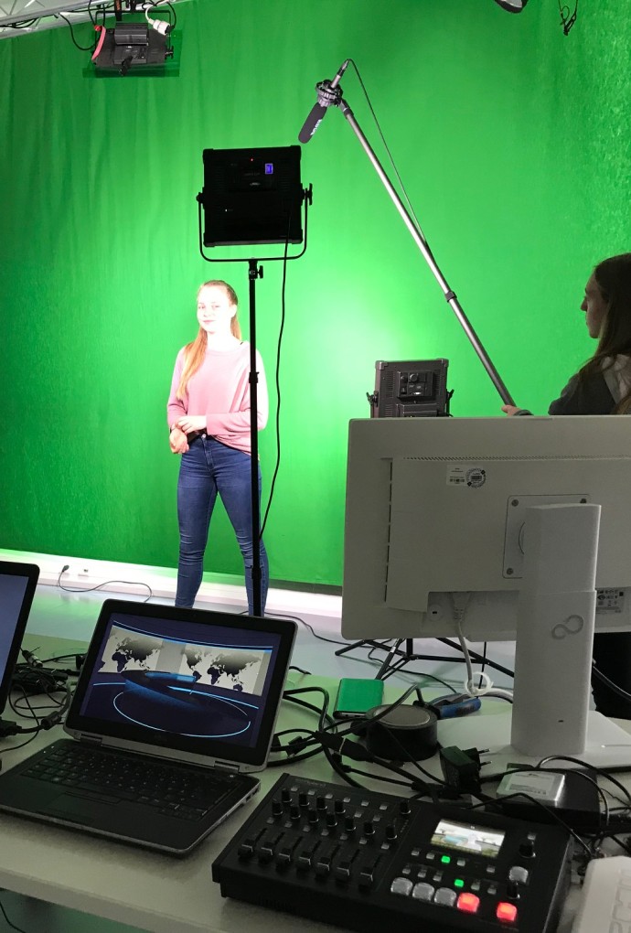 Im Videostudio mit Greenscreen