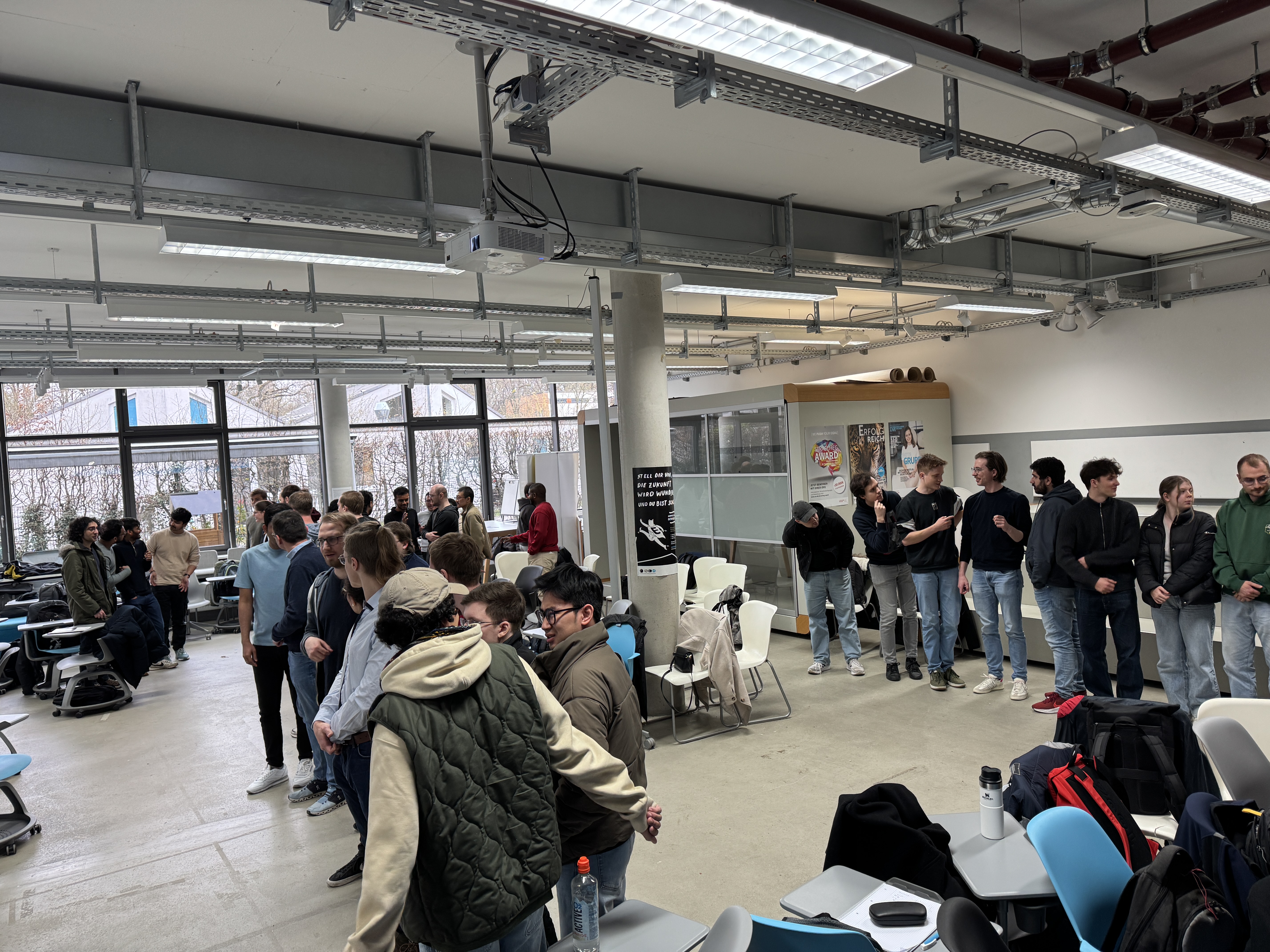 Studierende auf dem Semiconductor Day an der Hochschule München