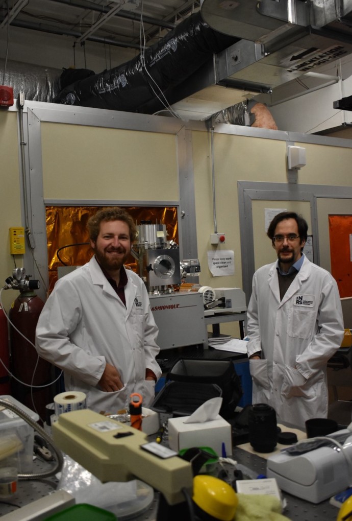Felix Brandle und Prof Émile Carbone im Labor am INRS