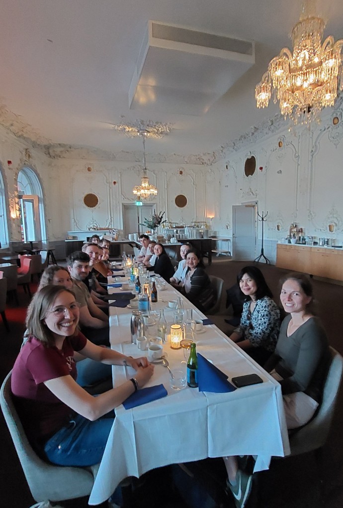Gruppenfoto im Speisesaal