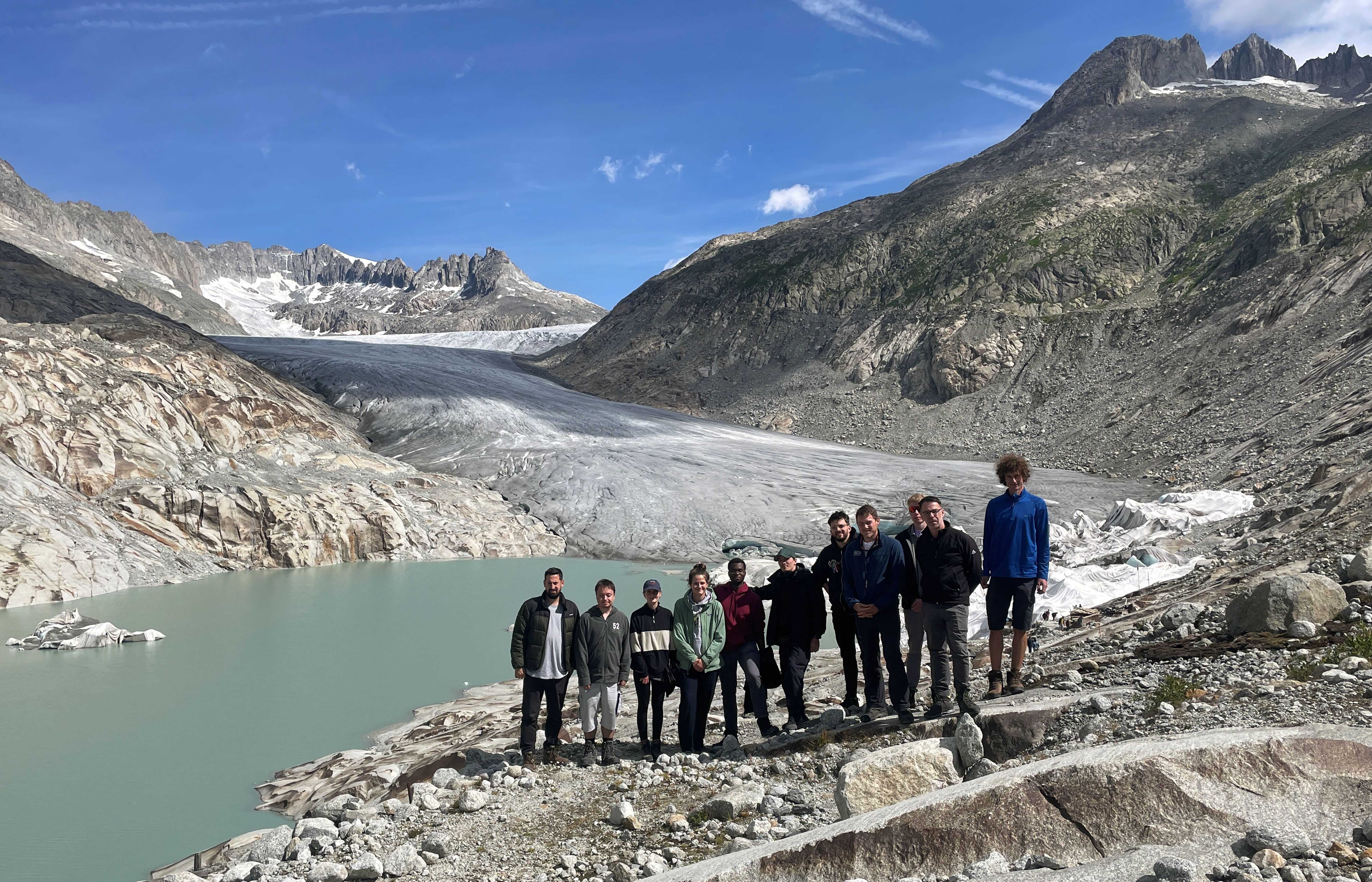 Gruppe vor dem Gletscher