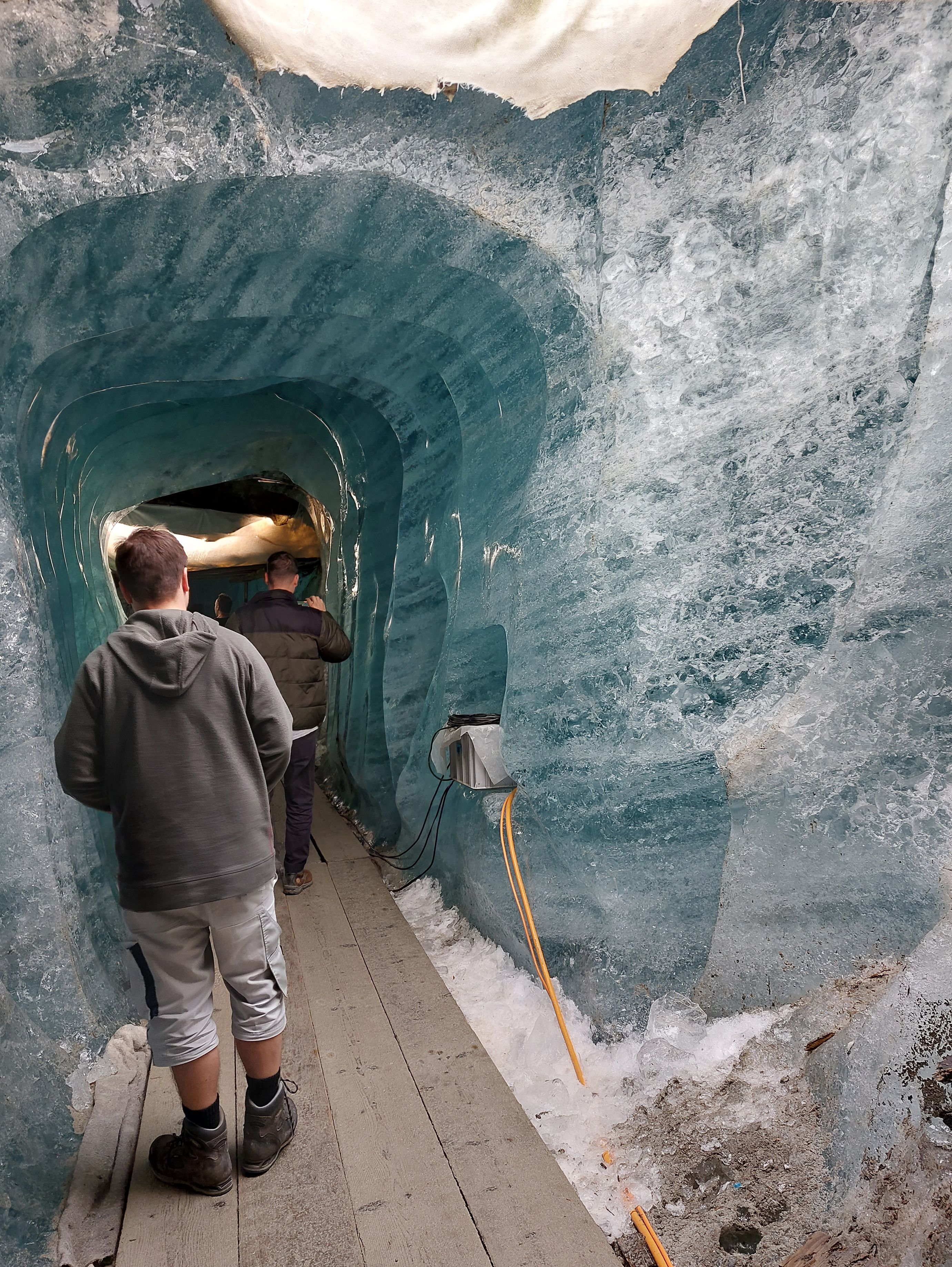 In der Eisgrotte 