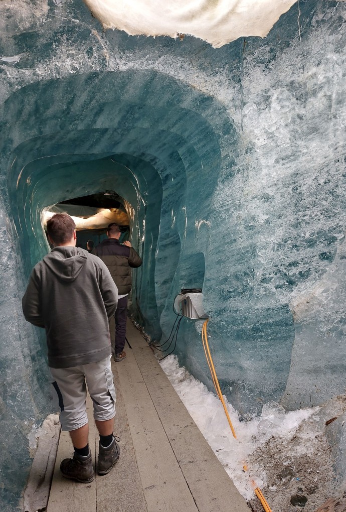 In der Eisgrotte 