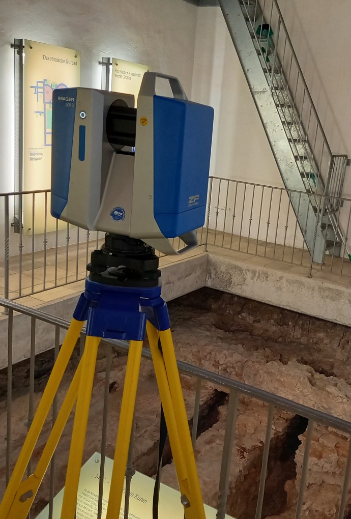 Scanner in Kirche