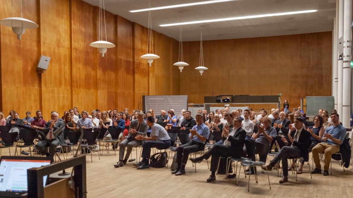 Blick in den Saal