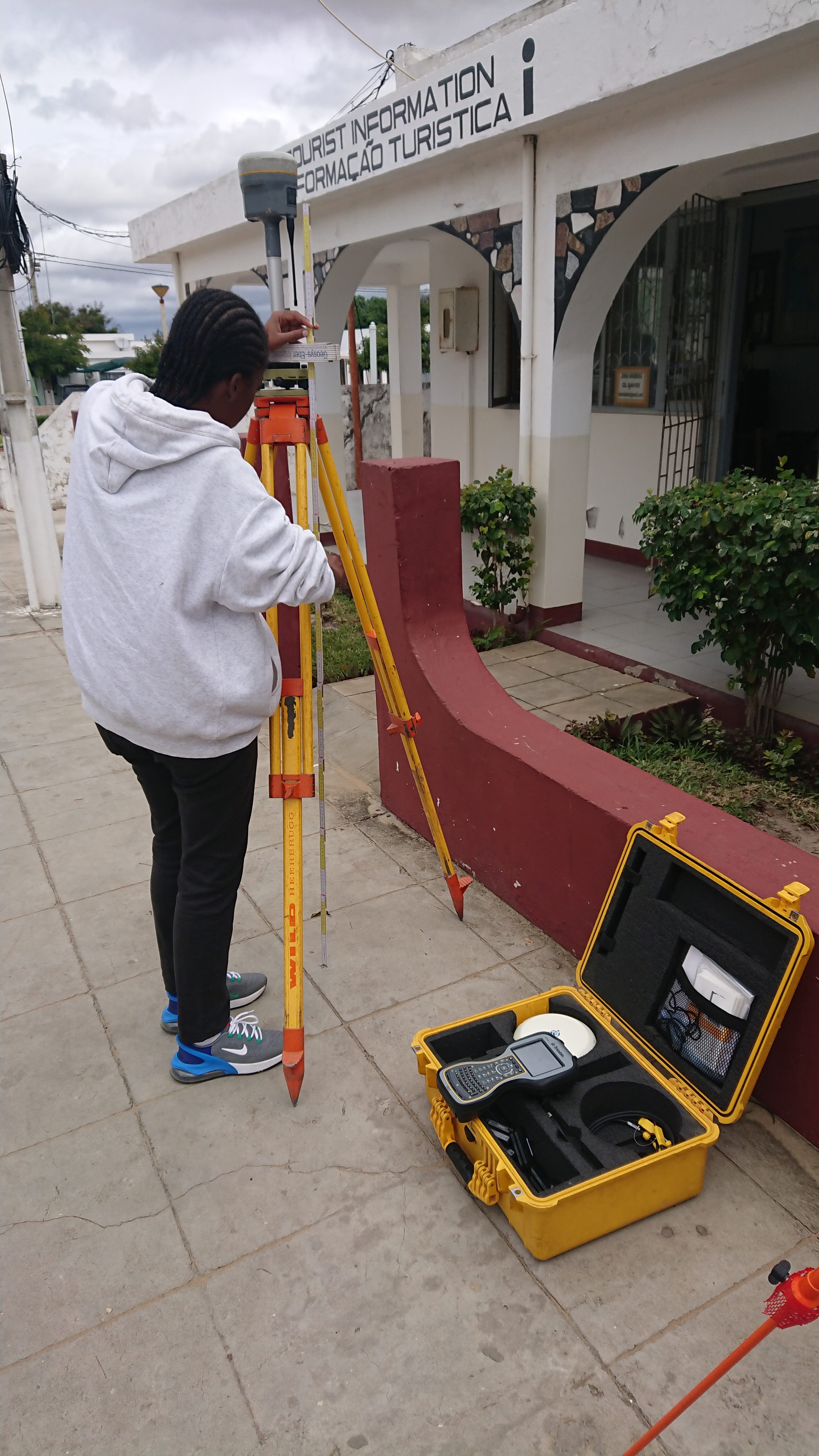 Photo: Trainee with instrument