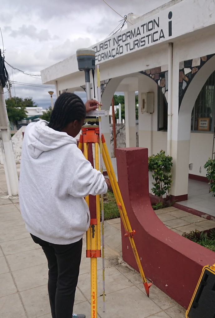 Photo: Trainee with instrument