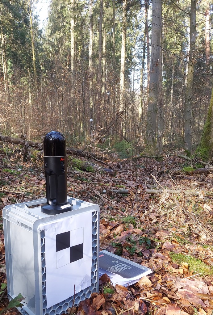 Foto Scanner im Wald