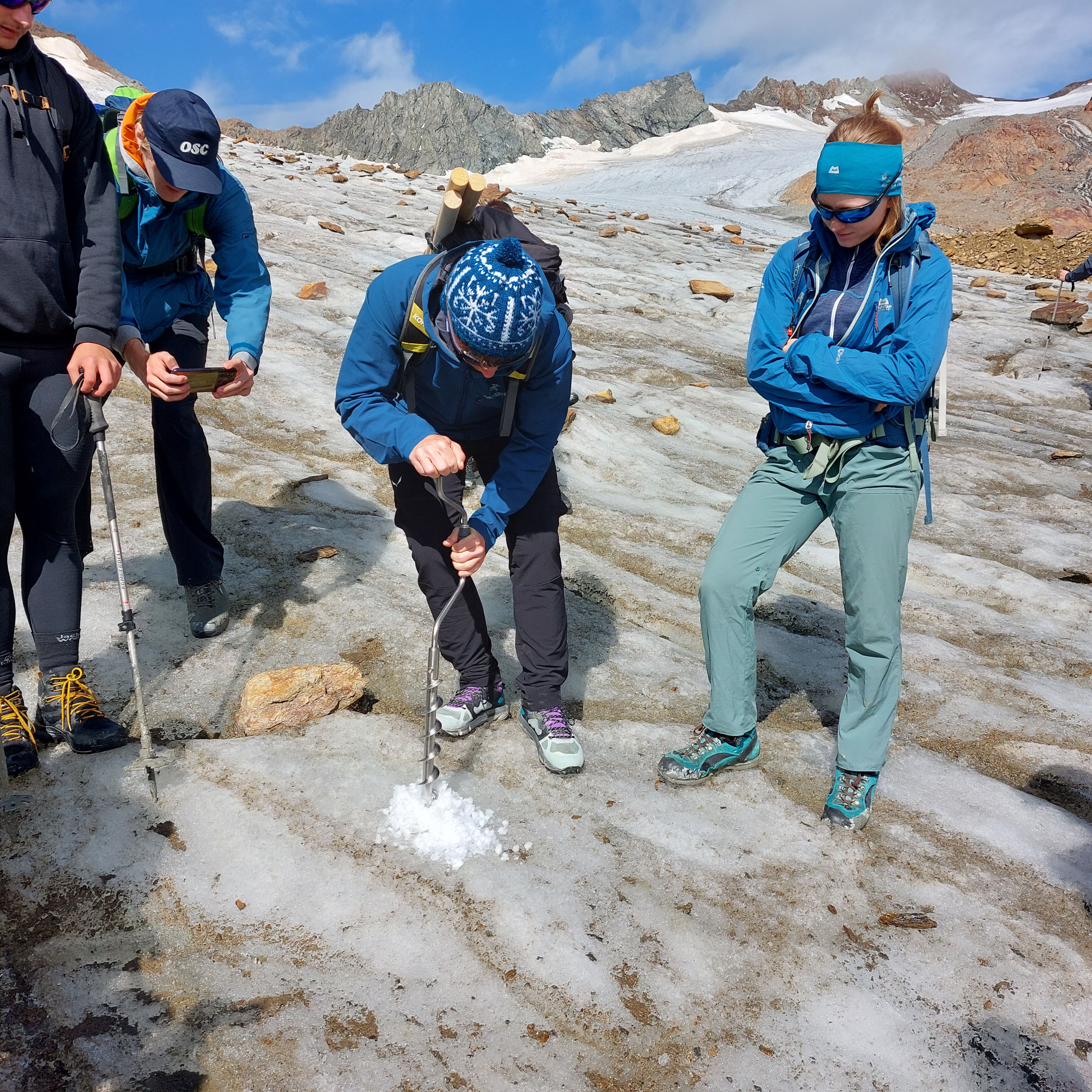 Studierende am Gletscher
