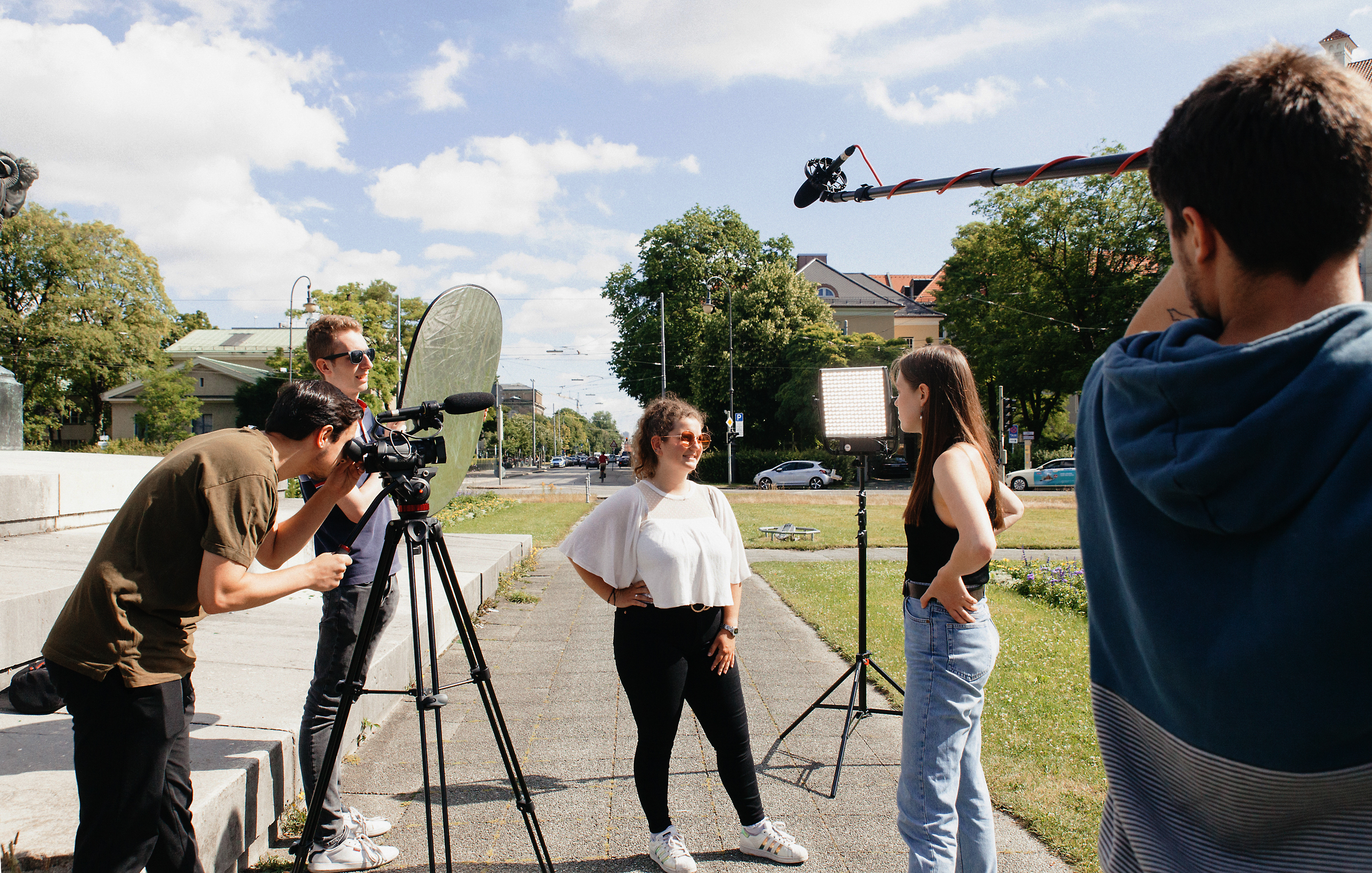 Studierende beim Videodreh