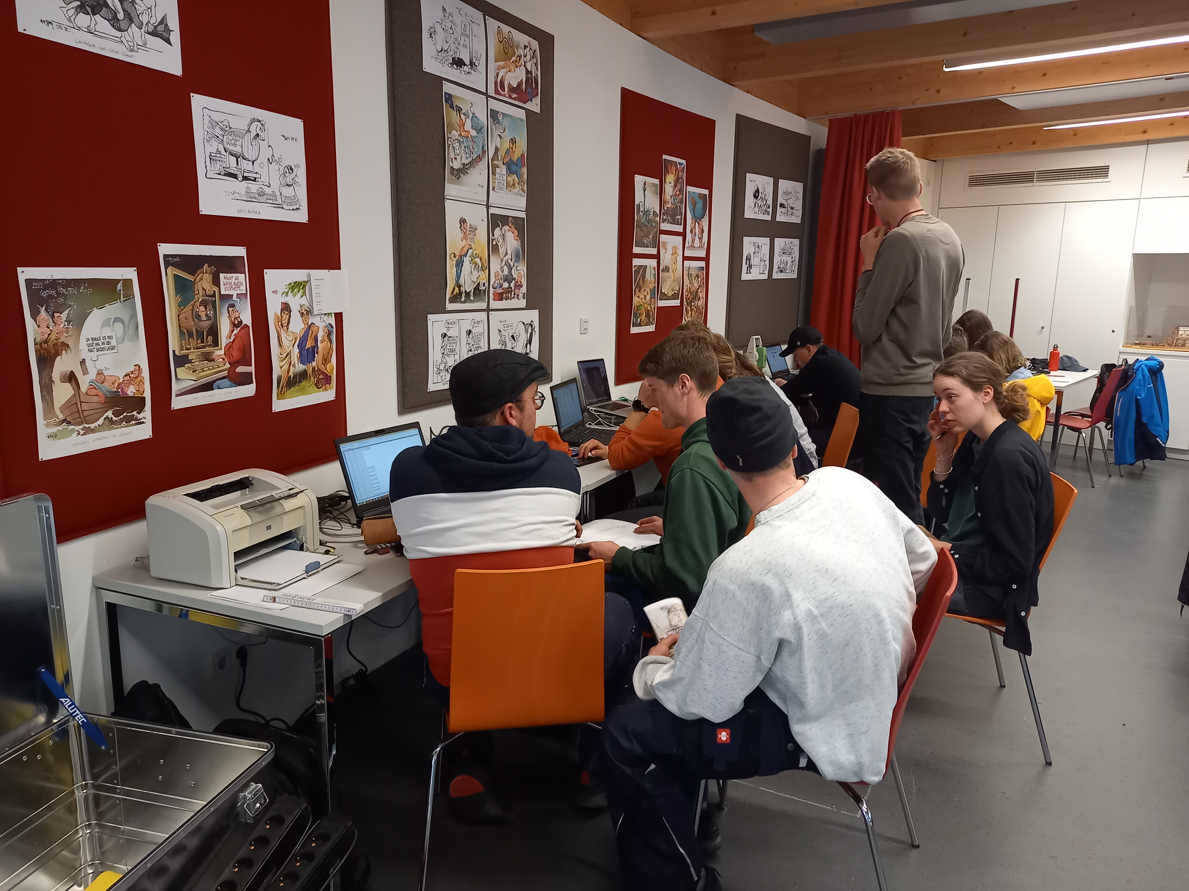 Studierende an Rechnern