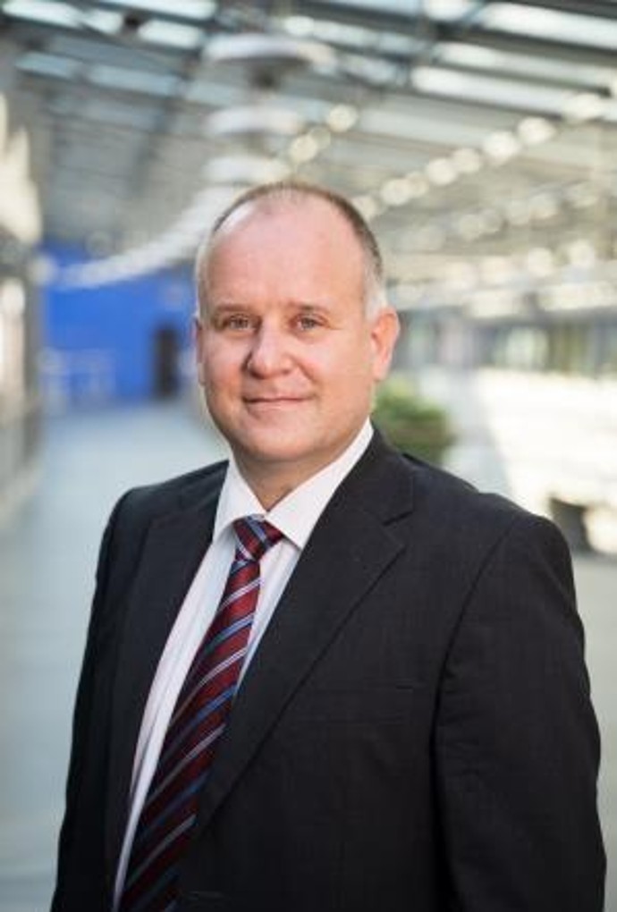 Prof. Dr. Carsten Franke (Johanna Weber) Portrait Prof. Dr. Carsten Franke