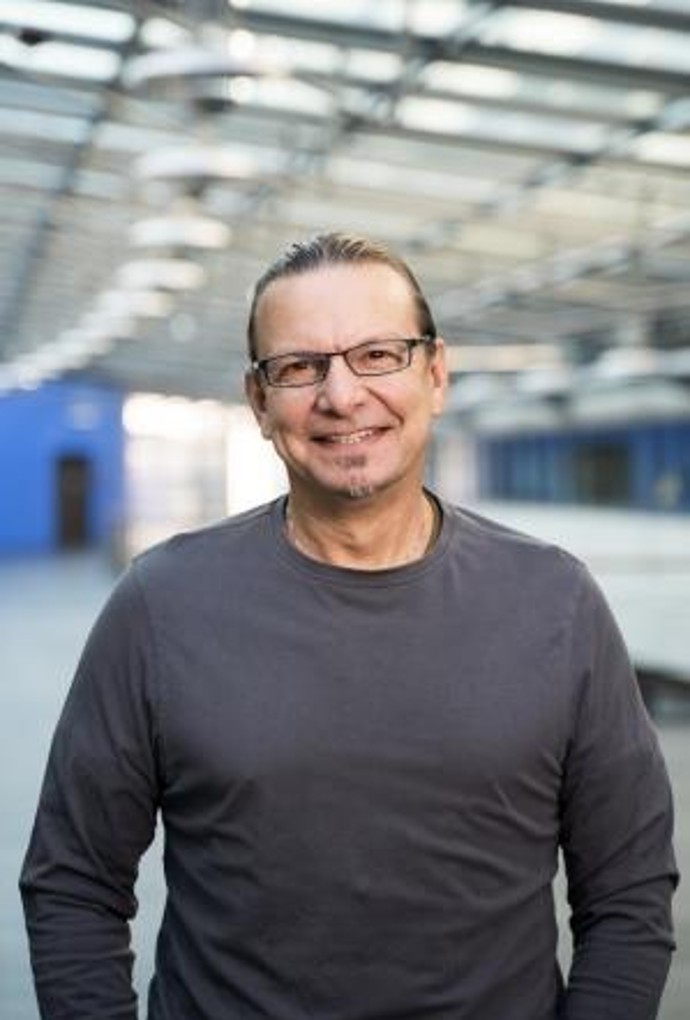 Portrait Prof. Dr. Markus Daeubel