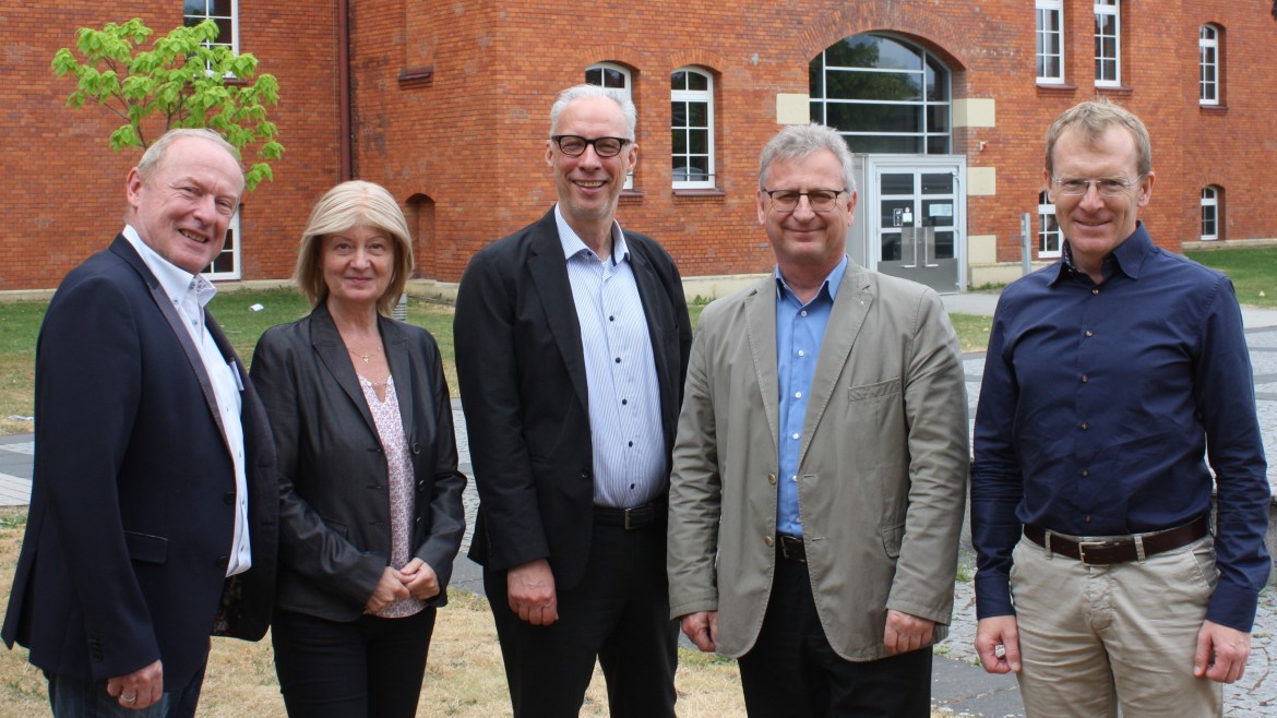 Prof. Dr. Englberger mit neuem Vorstandsteam FFBTWI