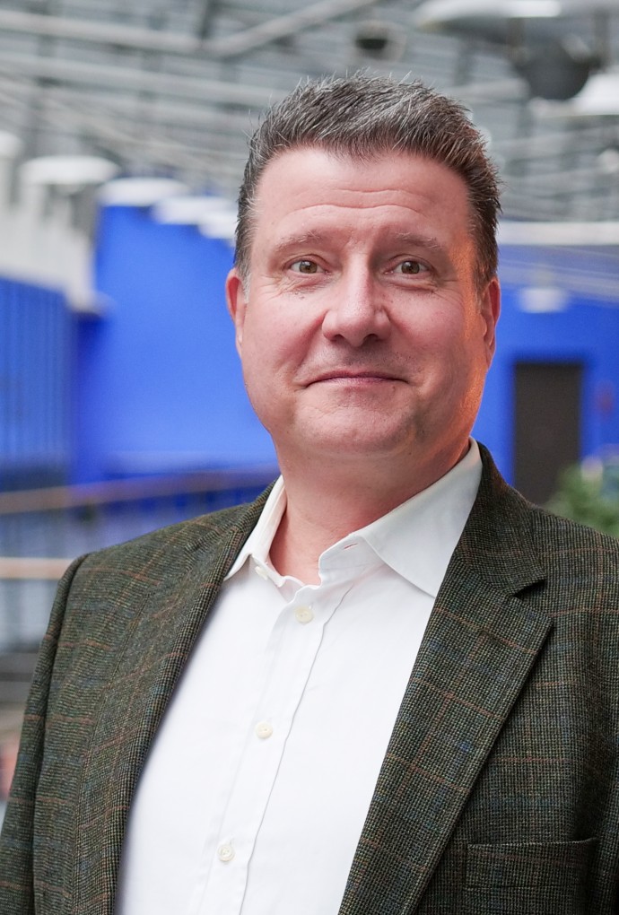Portrait Prof. Dr. Jörg Elias