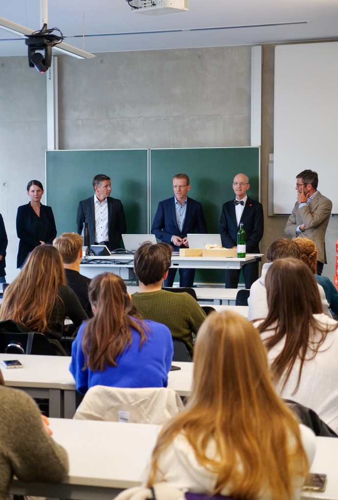 Dekanatsleitung begrüßt IMADE Erstsemester 