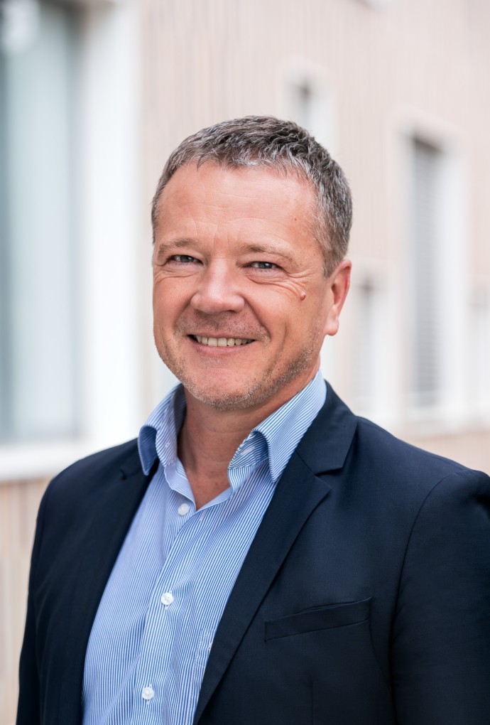 Porträt von Prof. Dr. Ralph-Miklas Dobler