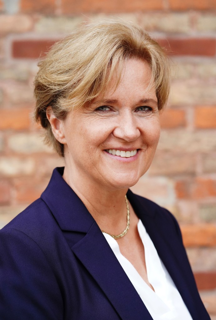 Porträt von Prof. Dr. Katharina von Helmolt