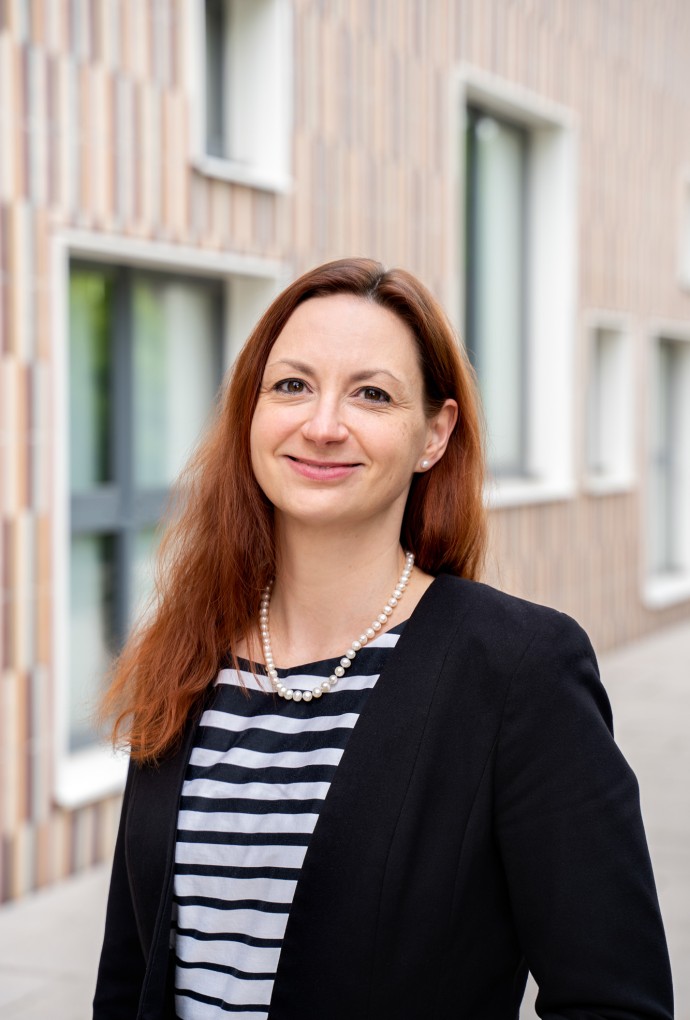 Portrait von Prof. Dr. Simone Kaminski