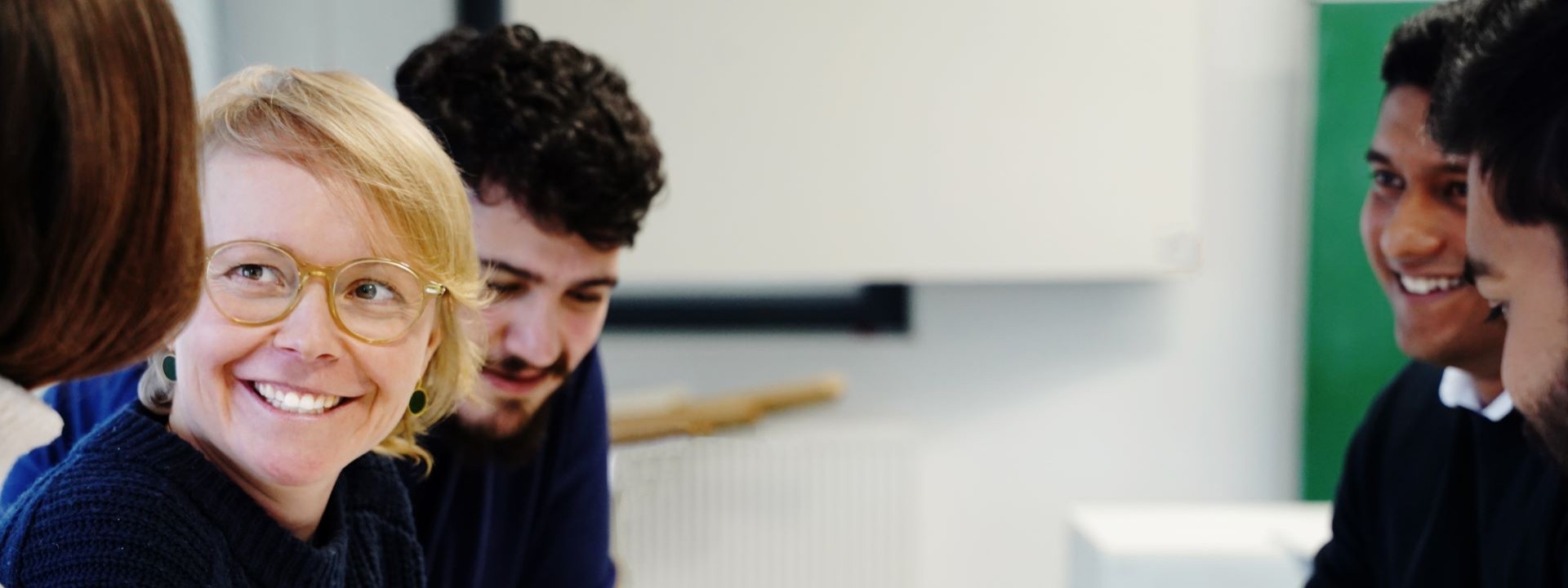 Lachende Studierende
